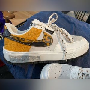 EUC 8.5 tortoise shell Air Force ones